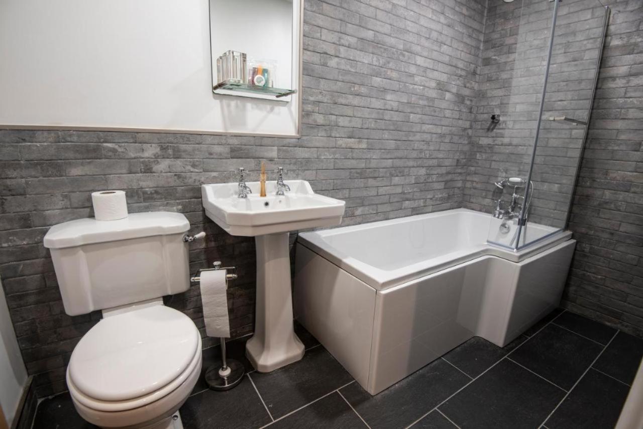 The George Wright Boutique Hotel, Bar & Restaurant Rotherham Buitenkant foto