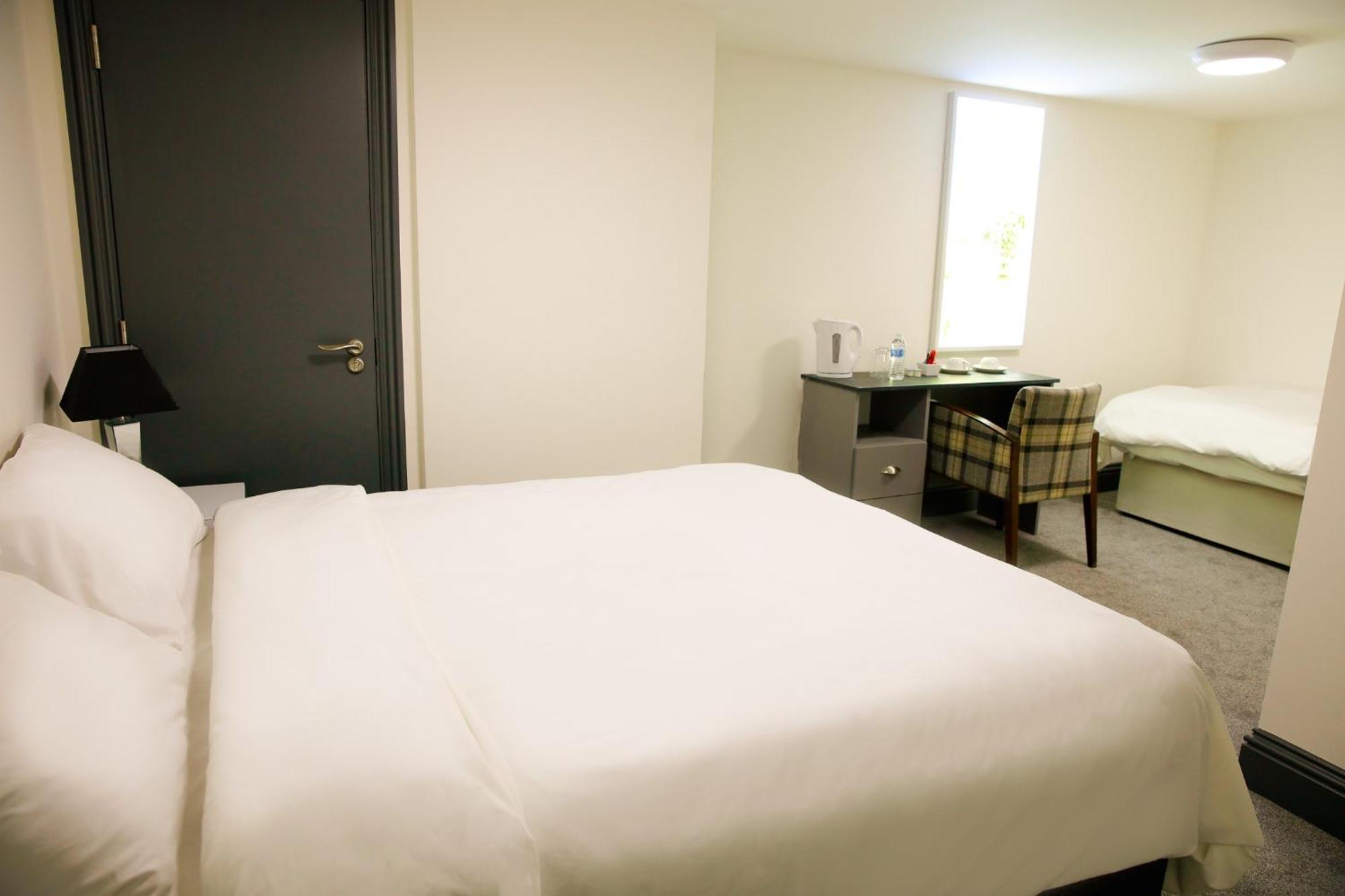The George Wright Boutique Hotel, Bar & Restaurant Rotherham Buitenkant foto